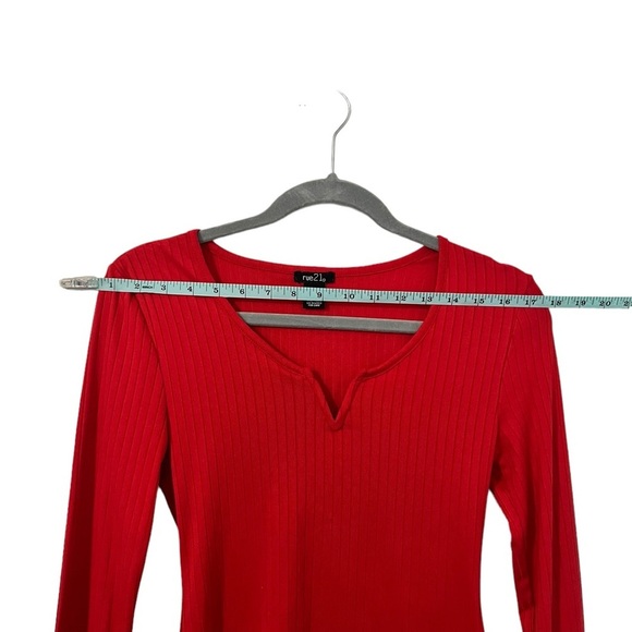 Red Women’s Ribbed Long Sleeve Top. NWOT. Size small. - Picture 3 of 5